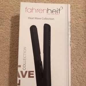 Barely used straightening iron